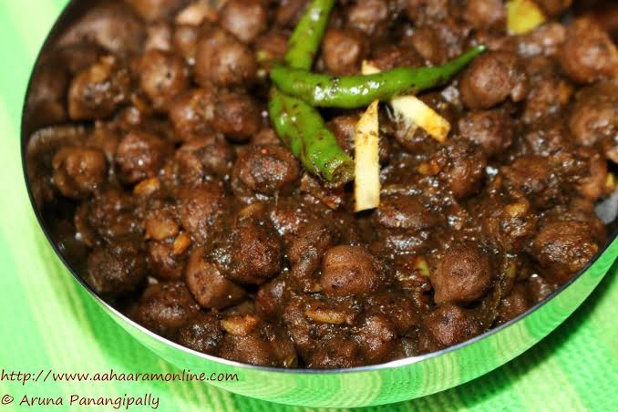 Pindi chhole Famous Food of Punjab